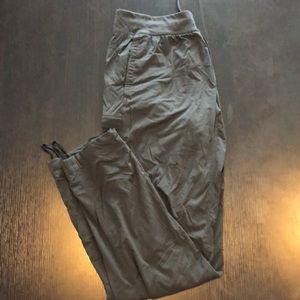 Large Lululemon Seawall Track Pant Lined